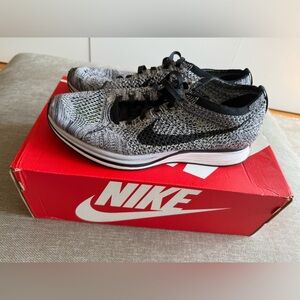 Nike Flyknit Racer Black and Gray Running Shoes Men’s Size 8.5